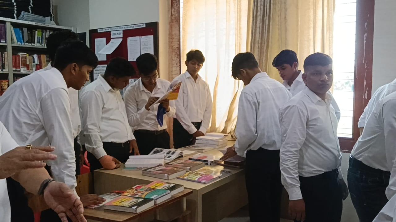 Shree L. R. Tiwari Degree College of Arts, Commerce and Science Mumbai Library photo 6